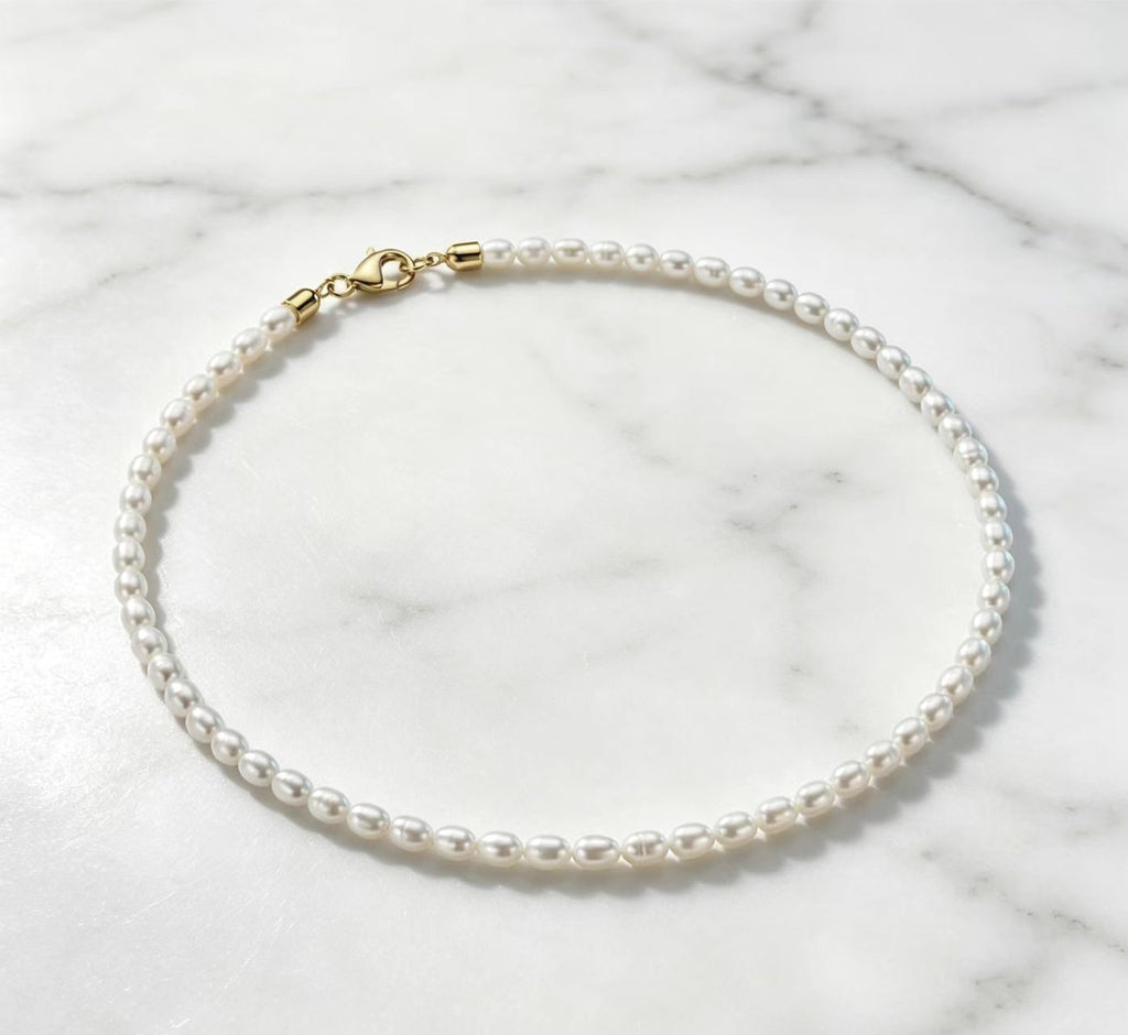 Halskette Damen goldfarben mit Perlen, elegant und zeitlos - 1 - Marlena-atelier