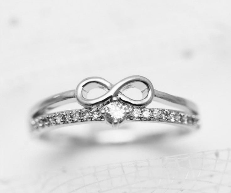 Ring Damen goldfarben mit Unendlichkeitssymbol und Glitzersteinen, elegant für besondere Anlässe - 4 - Marlena-atelier