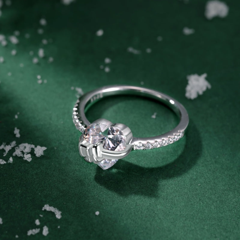 Ring Damen goldfarben mit Herz-Anhänger und Schleife, elegant für besondere Anlässe - 7 - Marlena-atelier