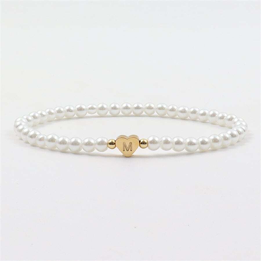 Perlenarmband Damen mit graviertem Herz-Anhänger, elegant und persönlich - 3 - Marlena-atelier