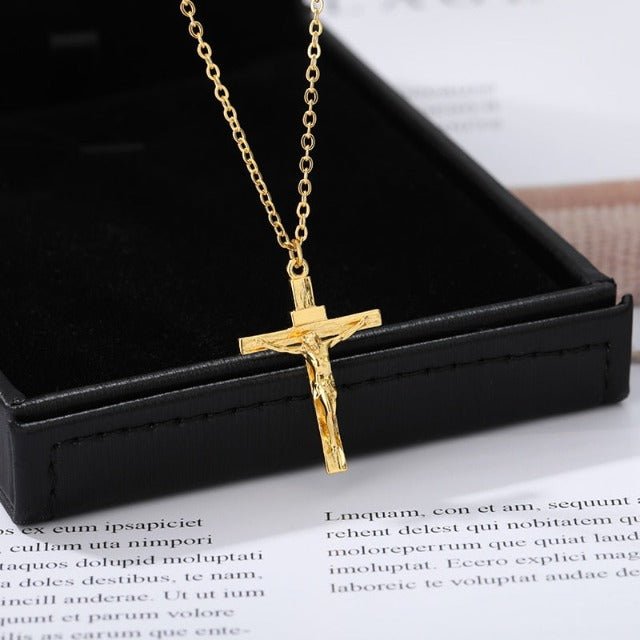 Halskette Damen goldfarben mit Kreuz-Anhänger, modern und symbolisch - 1 - Marlena-atelier