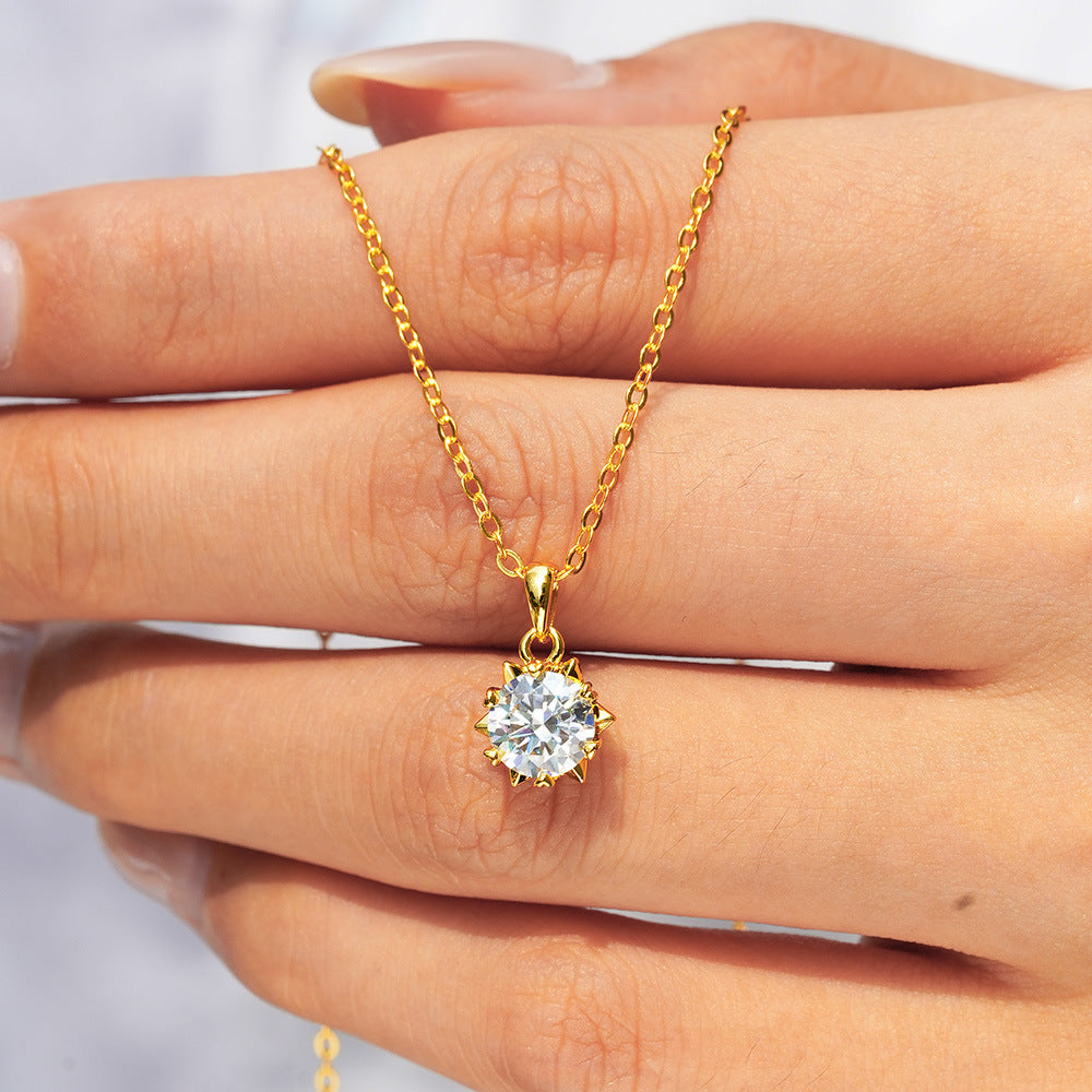Halskette Damen goldfarben mit funkelndem Anhänger, elegant und modern - 3 - Marlena-atelier