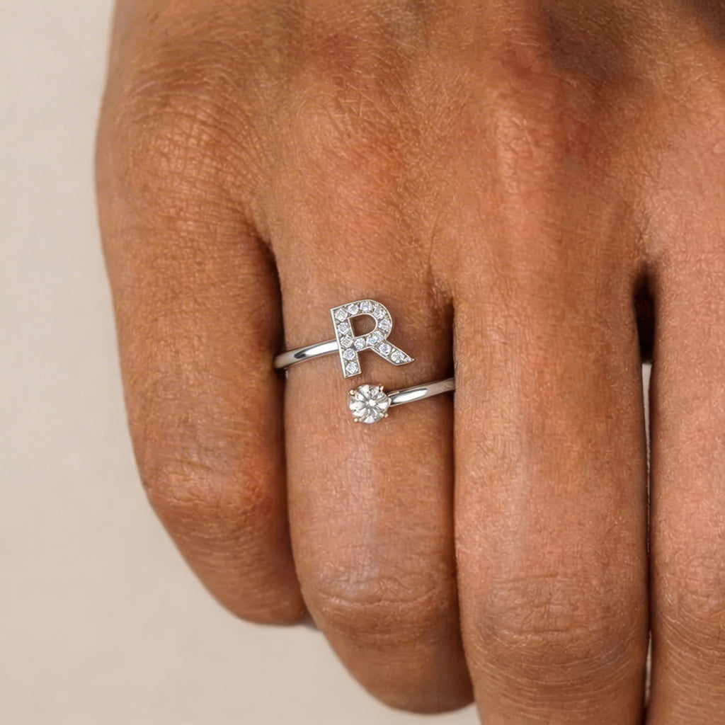 Ring Damen goldfarben mit Initial-Anhänger, modern und verspielt - 46 - Marlena-atelier