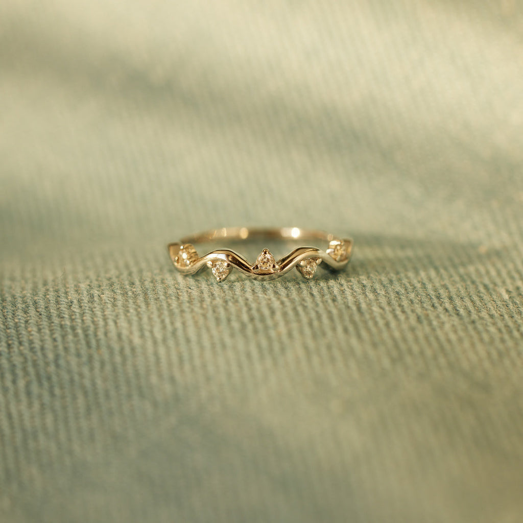Ring Damen silberfarben mit Wellen-Design, modern und elegant - 8 - Marlena-atelier