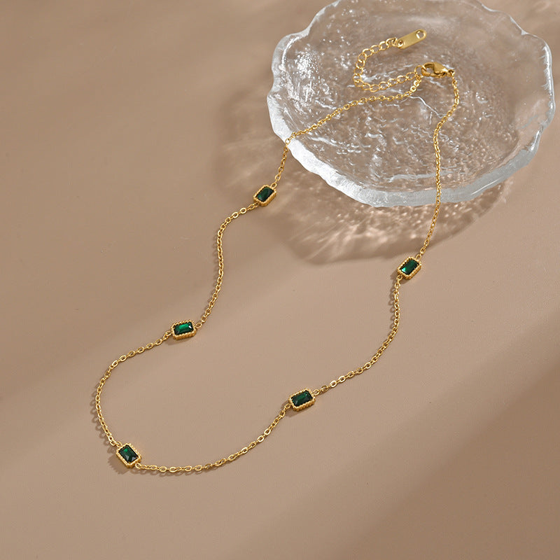 Esme – Kette mit Smaragdstein – Marlena Atelier