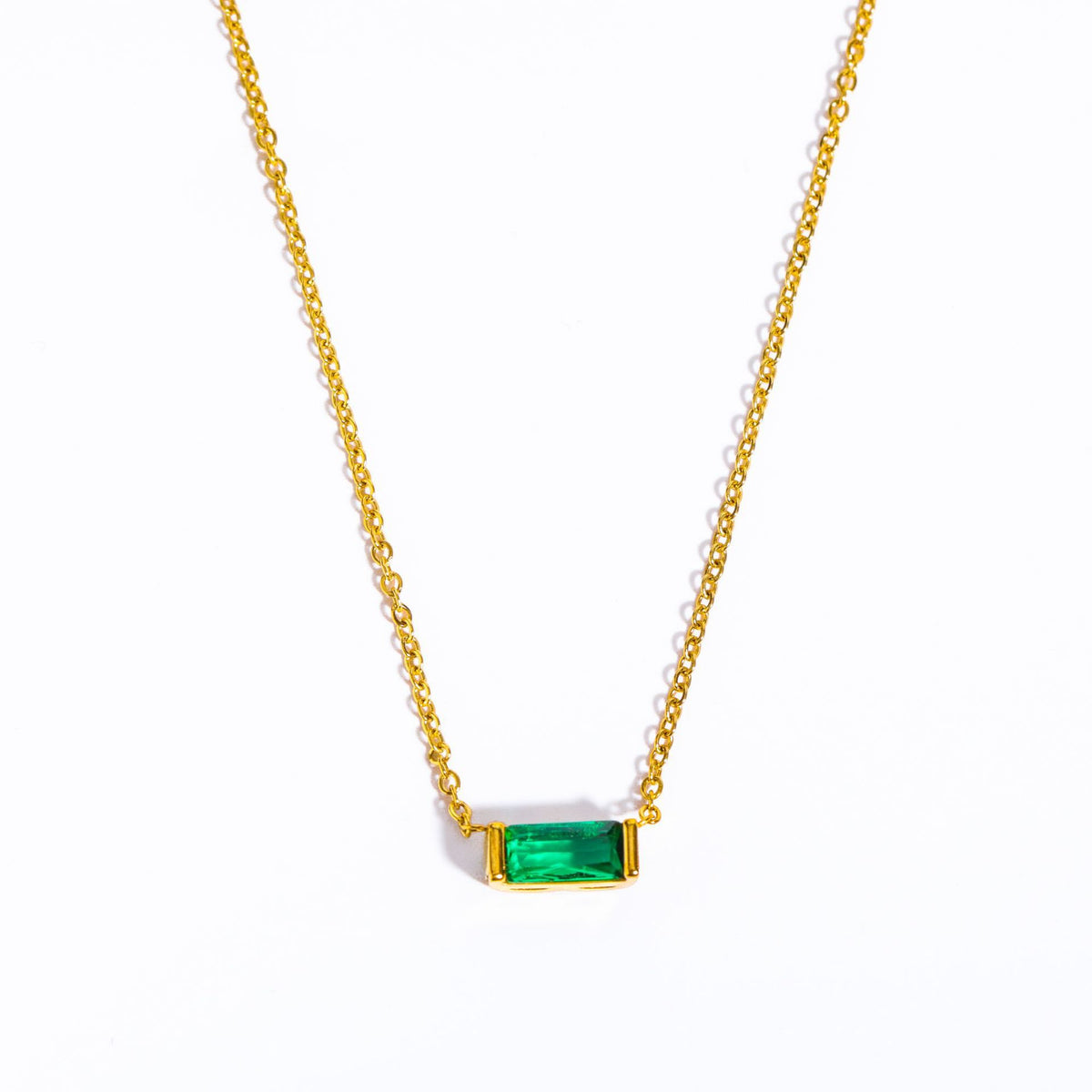 Halskette Damen goldfarben mit rechteckigem Anhänger, modern und elegant - 4 - Marlena-atelier