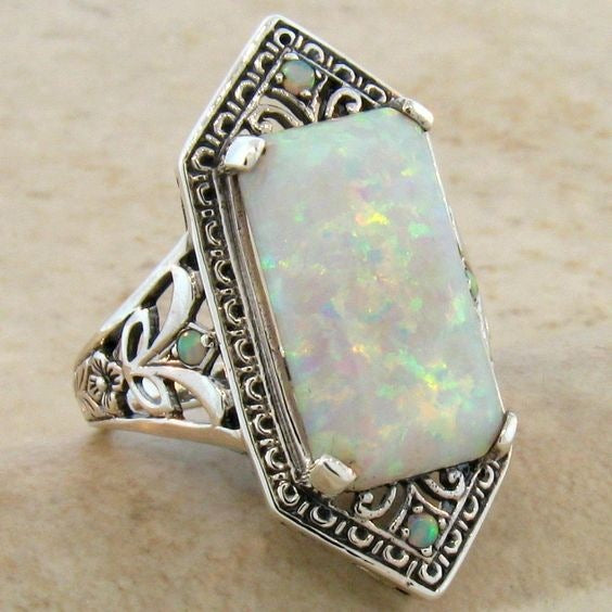 Ring Damen mit rechteckigem Opal und filigranem Design, elegant und modern - 5 - Marlena-atelier