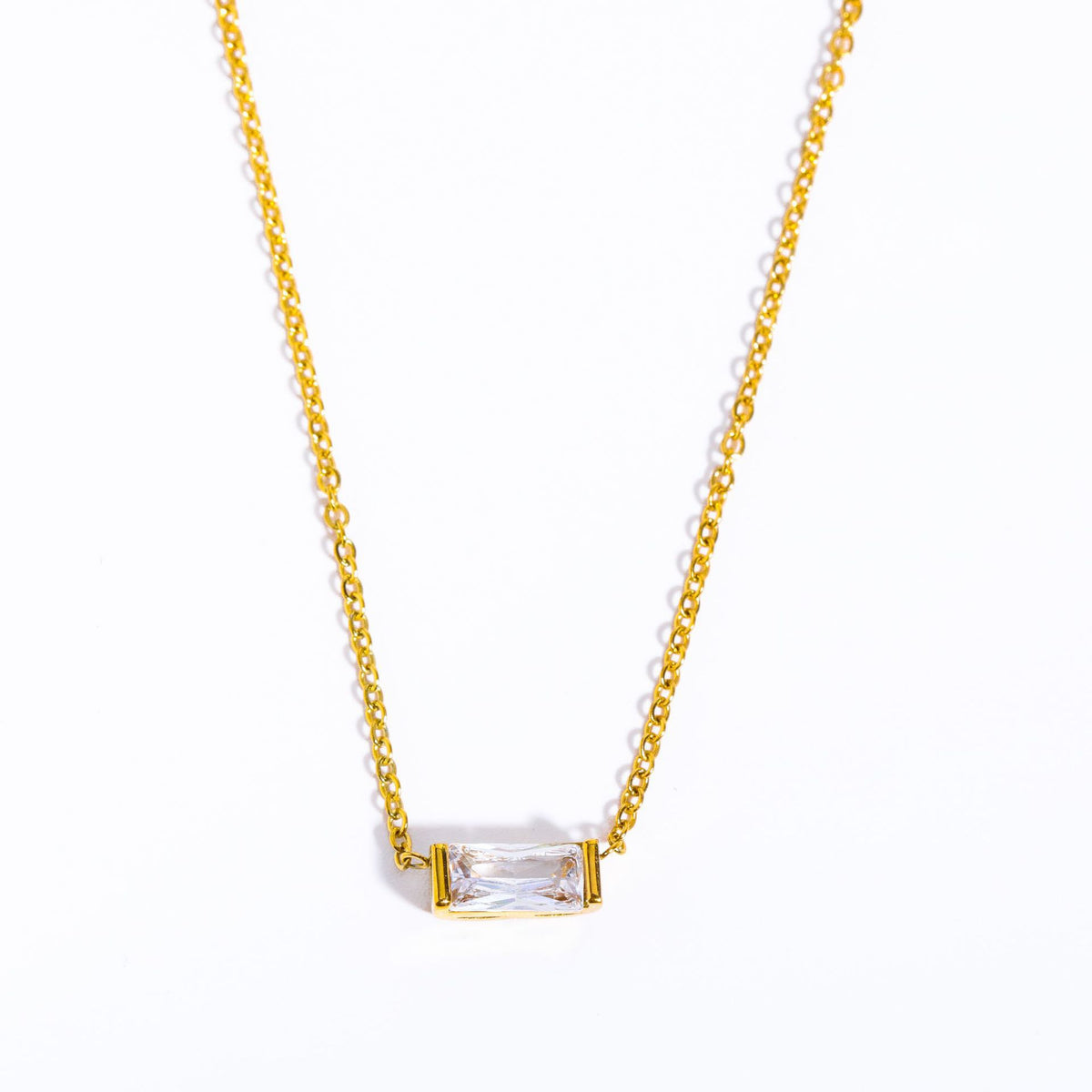 Halskette Damen goldfarben mit rechteckigem Anhänger, modern und elegant - 24 - Marlena-atelier