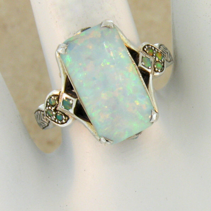 Ring Damen mit rechteckigem Opal und filigranem Design, elegant und modern - 4 - Marlena-atelier