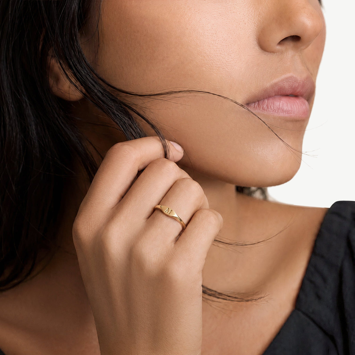 Ring Damen goldfarben mit geschwungenem Design, elegant und modern - 5 - Marlena-atelier