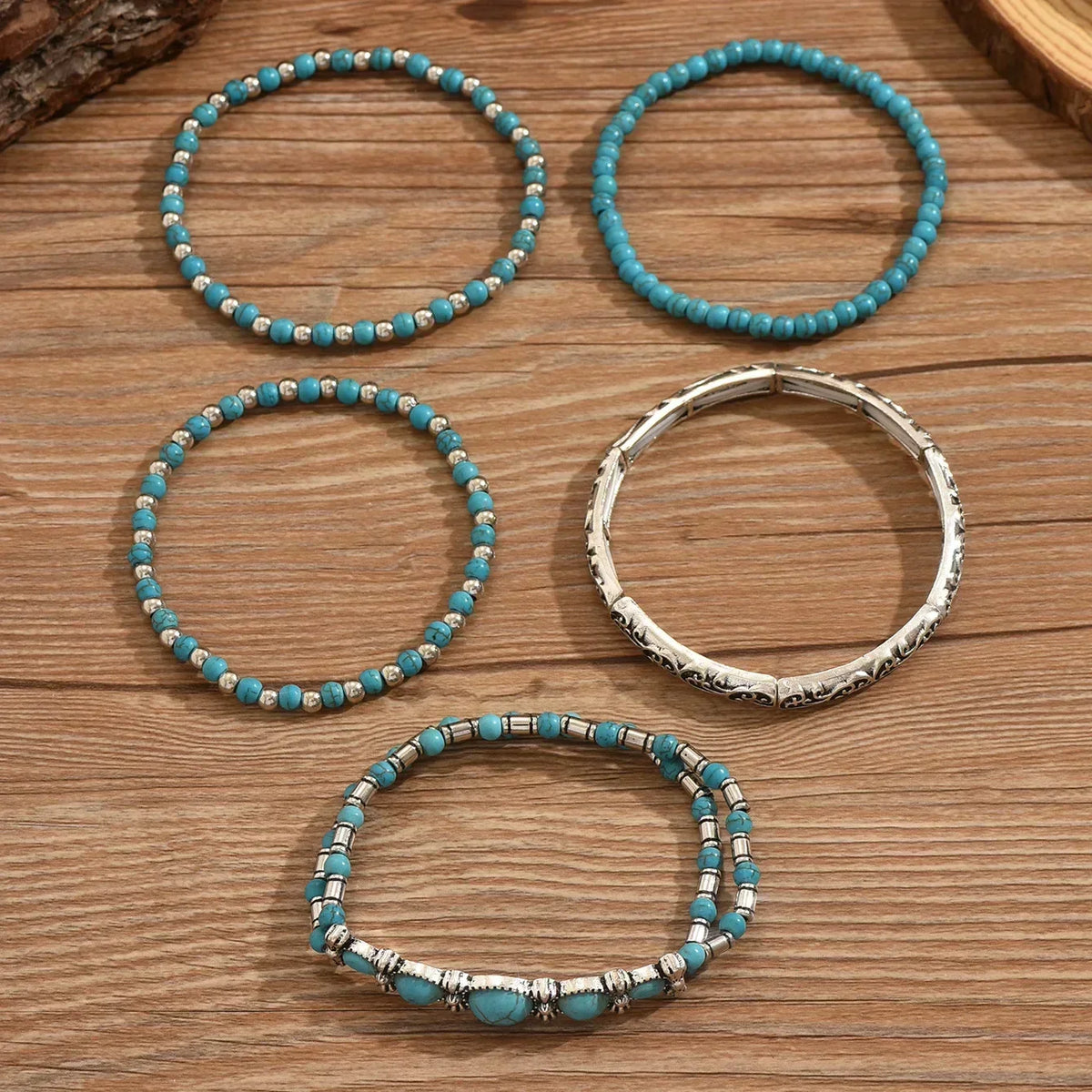 Armband Damen türkis mit filigranen Verzierungen, modern und verspielt - 5 - Marlena-atelier
