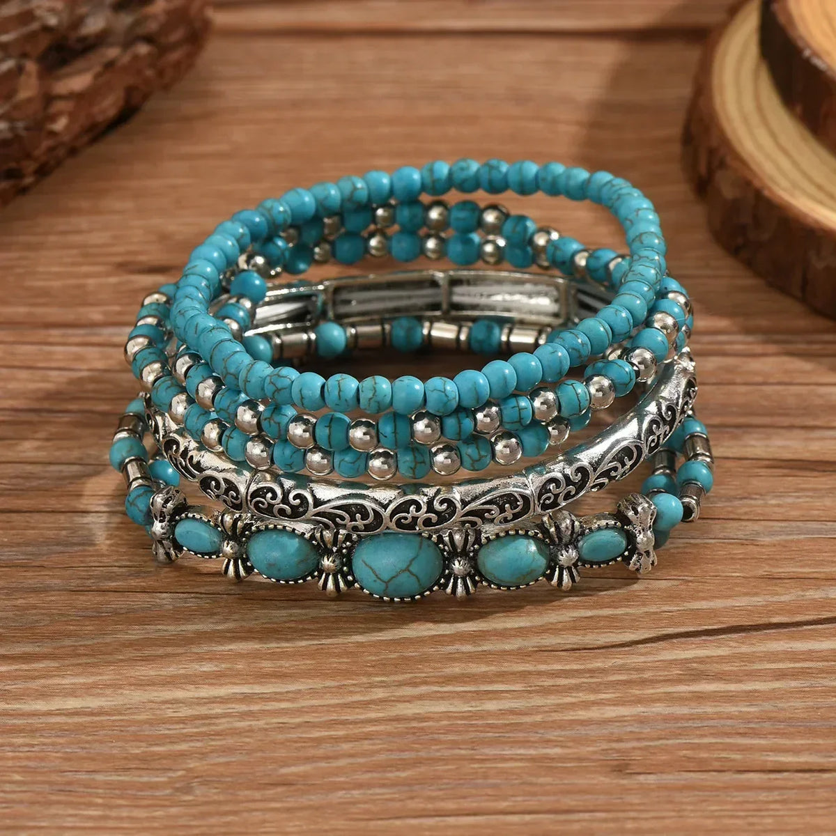 Armband Damen türkis mit filigranen Verzierungen, modern und verspielt - 3 - Marlena-atelier