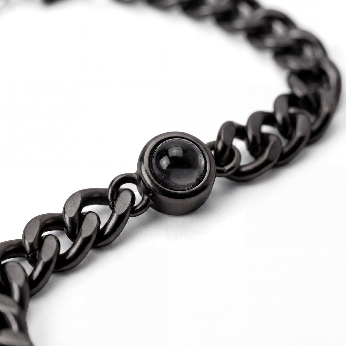 Armband Damen schwarz mit dekorativem Anhänger, modern und auffällig - 5 - Marlena-atelier