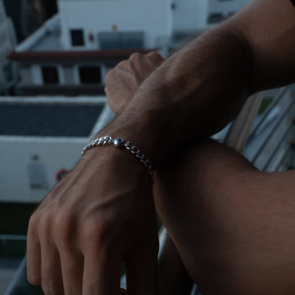 Armband Damen schwarz mit dekorativem Anhänger, modern und auffällig - 9 - Marlena-atelier
