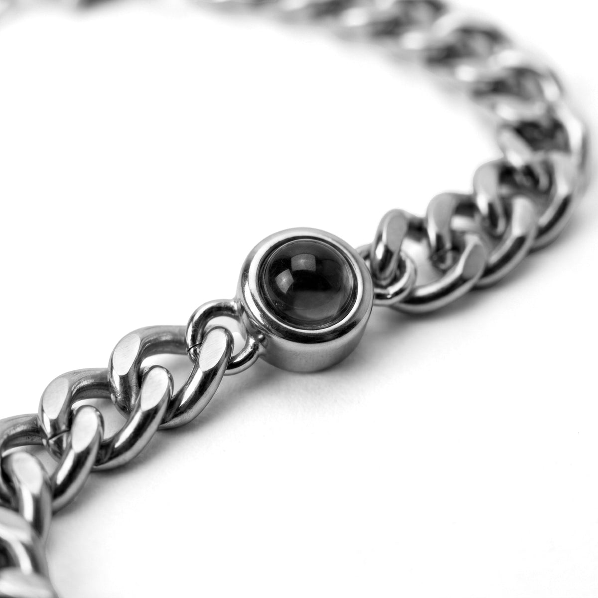 Armband Damen schwarz mit dekorativem Anhänger, modern und auffällig - 10 - Marlena-atelier