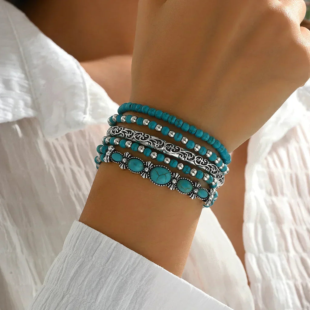 Armband Damen türkis mit filigranen Verzierungen, modern und verspielt - 2 - Marlena-atelier