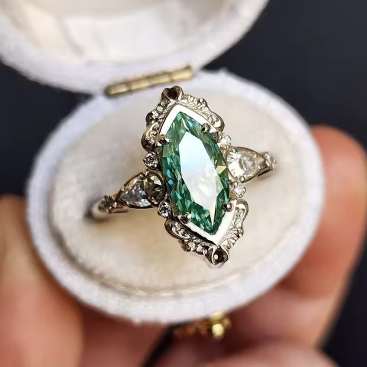 Ring Damen mehrfarbig mit marquiseförmigem Design, elegant und verspielt - 4 - Marlena-atelier