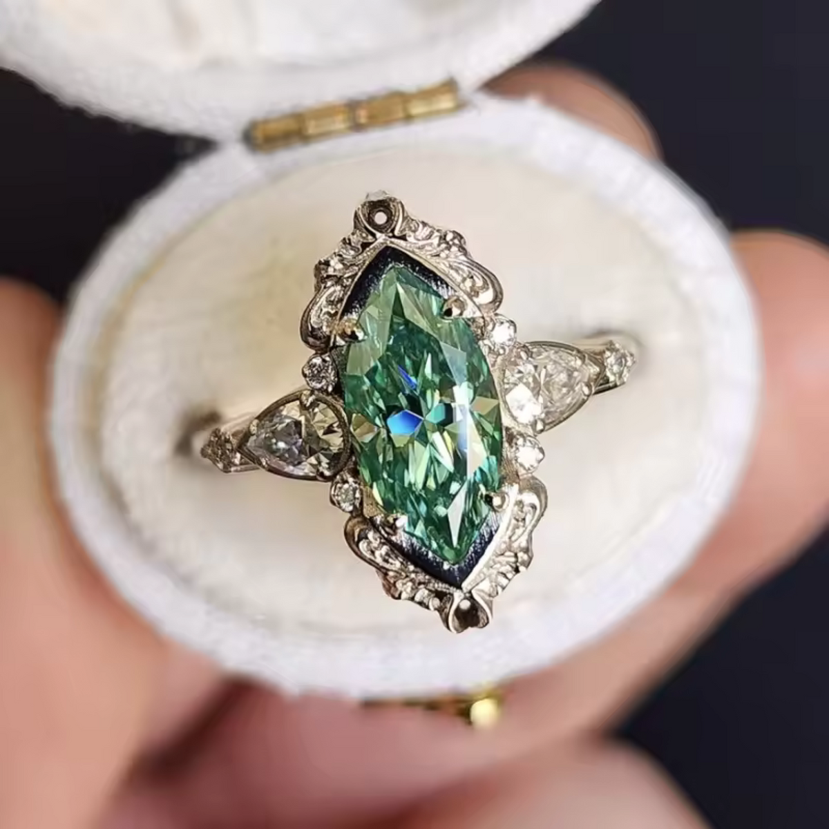 Ring Damen mehrfarbig mit marquiseförmigem Design, elegant und verspielt - 3 - Marlena-atelier