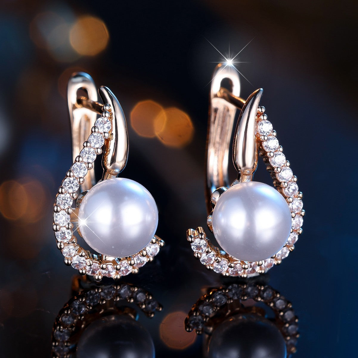 Elise – Perlenohrringe in Champagnergold – Marlena Atelier
