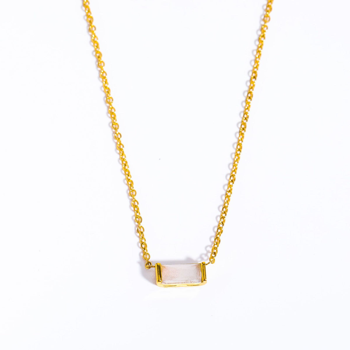 Halskette Damen goldfarben mit rechteckigem Anhänger, modern und elegant - 26 - Marlena-atelier