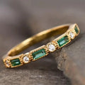 Smilla – Kleiner Ring mit grünem Stein – Marlena Atelier