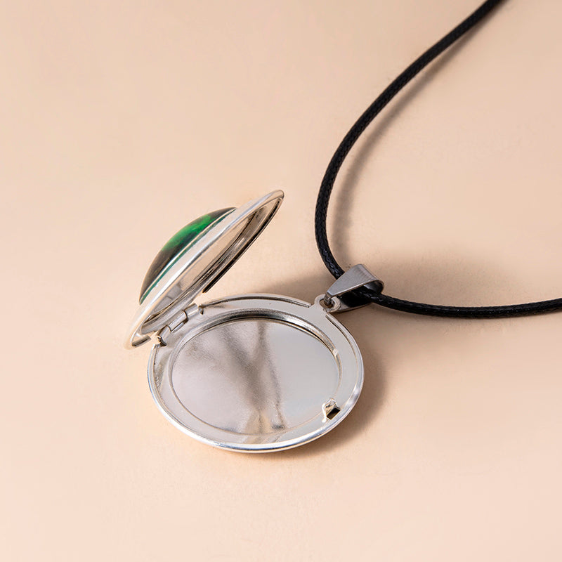 Halskette Damen silberfarben mit geometrischem Anhänger, modern und elegant - 5 - Marlena-atelier