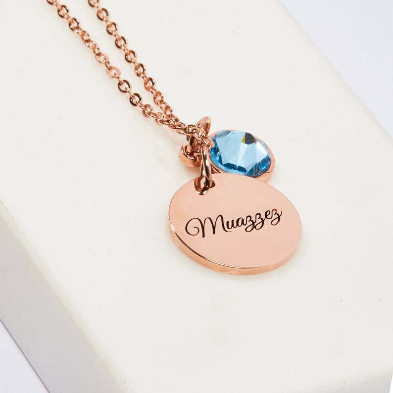 Halskette Damen roségoldfarben mit personalisiertem Anhänger und funkelndem Stein, elegant und modern - 4 - Marlena-atelier