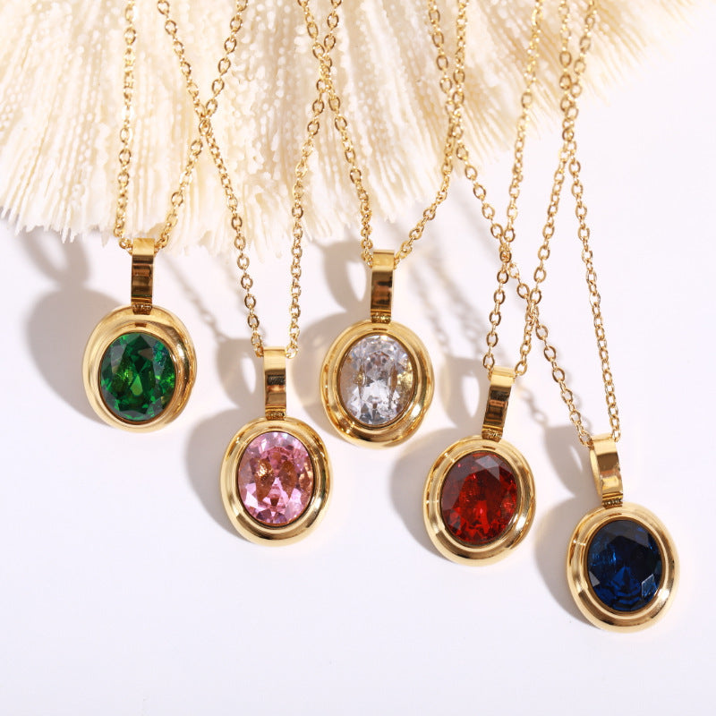 Halskette Damen goldfarben mit ovalem Anhänger, elegant und modern - 1 - Marlena-atelier
