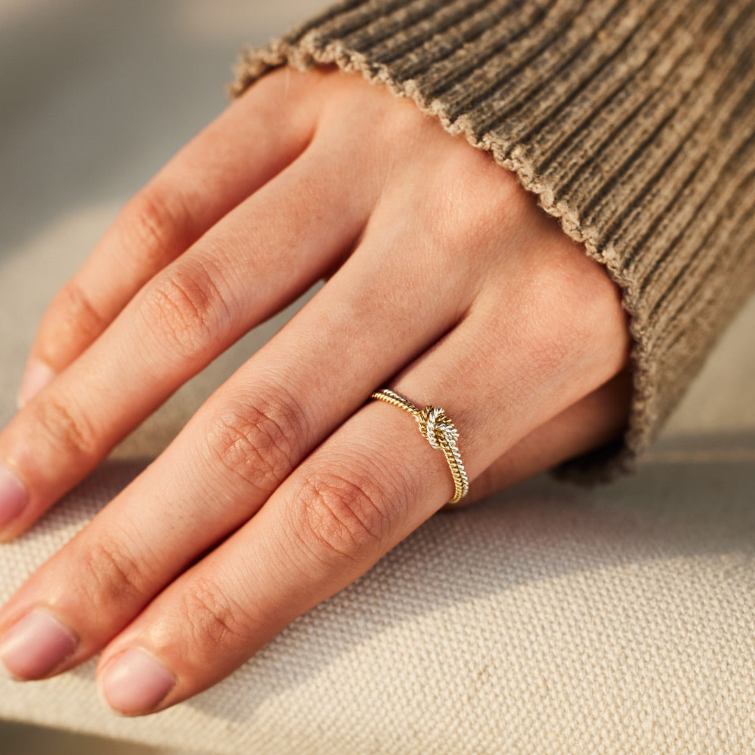 Ring Damen goldfarben mit Knoten-Design, elegant und romantisch - 9 - Marlena-atelier