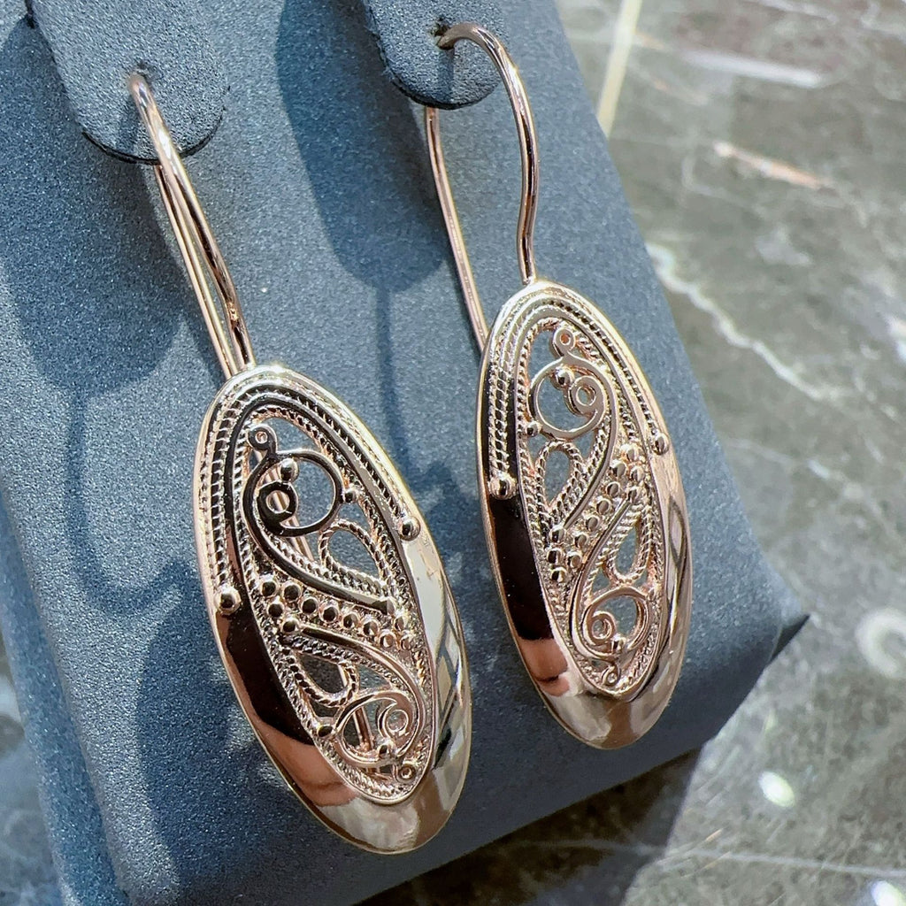 Katinka – Roségold-Ornament-Ohrringe – Marlena Atelier