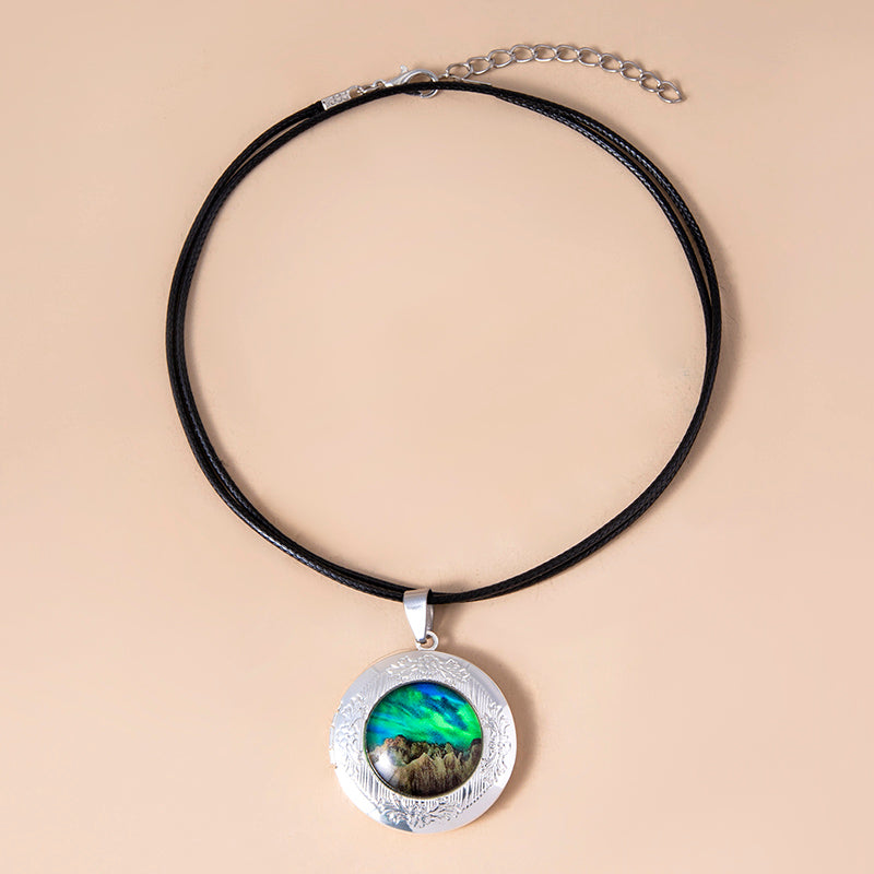 Halskette Damen silberfarben mit geometrischem Anhänger, modern und elegant - 2 - Marlena-atelier