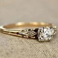 Klara – Goldener Solitär-Ring – Marlena Atelier