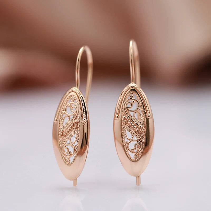Katinka – Roségold-Ornament-Ohrringe – Marlena Atelier