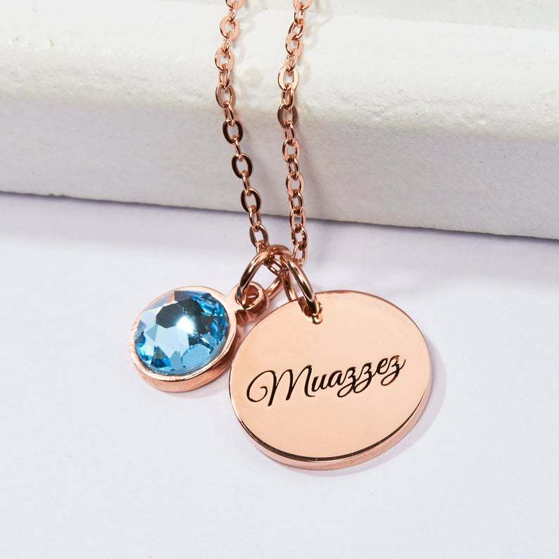 Halskette Damen roségoldfarben mit personalisiertem Anhänger und funkelndem Stein, elegant und modern - 3 - Marlena-atelier