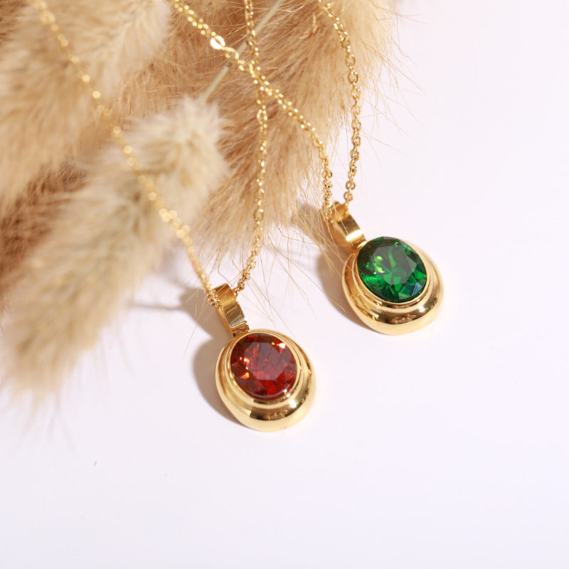 Halskette Damen goldfarben mit ovalem Anhänger, elegant und modern - 4 - Marlena-atelier
