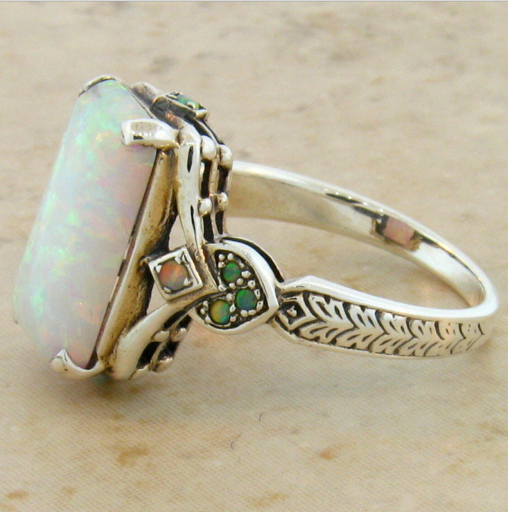 Ring Damen mit rechteckigem Opal und filigranem Design, elegant und modern - 1 - Marlena-atelier